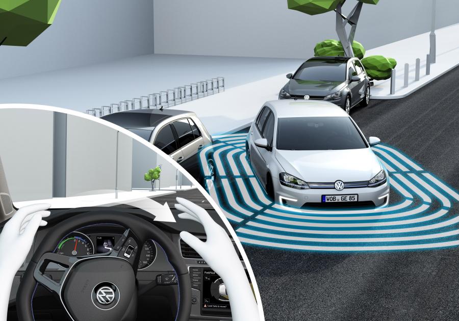  Volkswagen Golf R Touch Concept 2015 года  (фото 12 из 20)